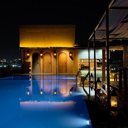 Historia Royal Hotel Udaipur Bagian luar foto