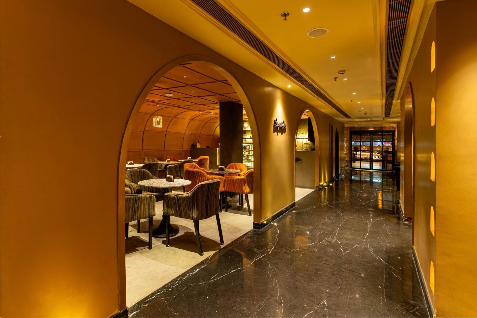 Historia Royal Hotel Udaipur Bagian luar foto