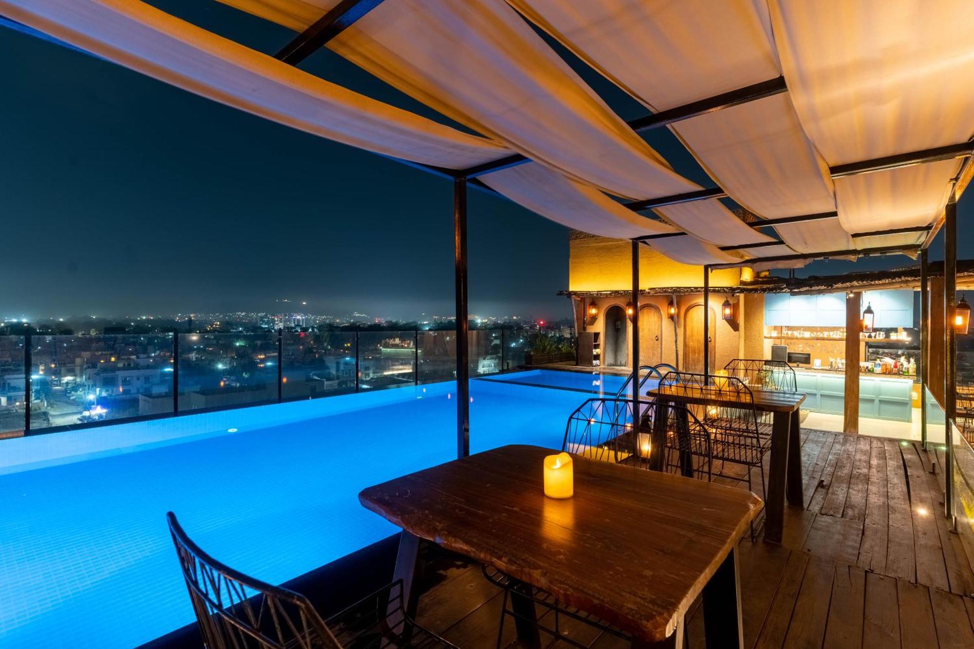 Historia Royal Hotel Udaipur Bagian luar foto
