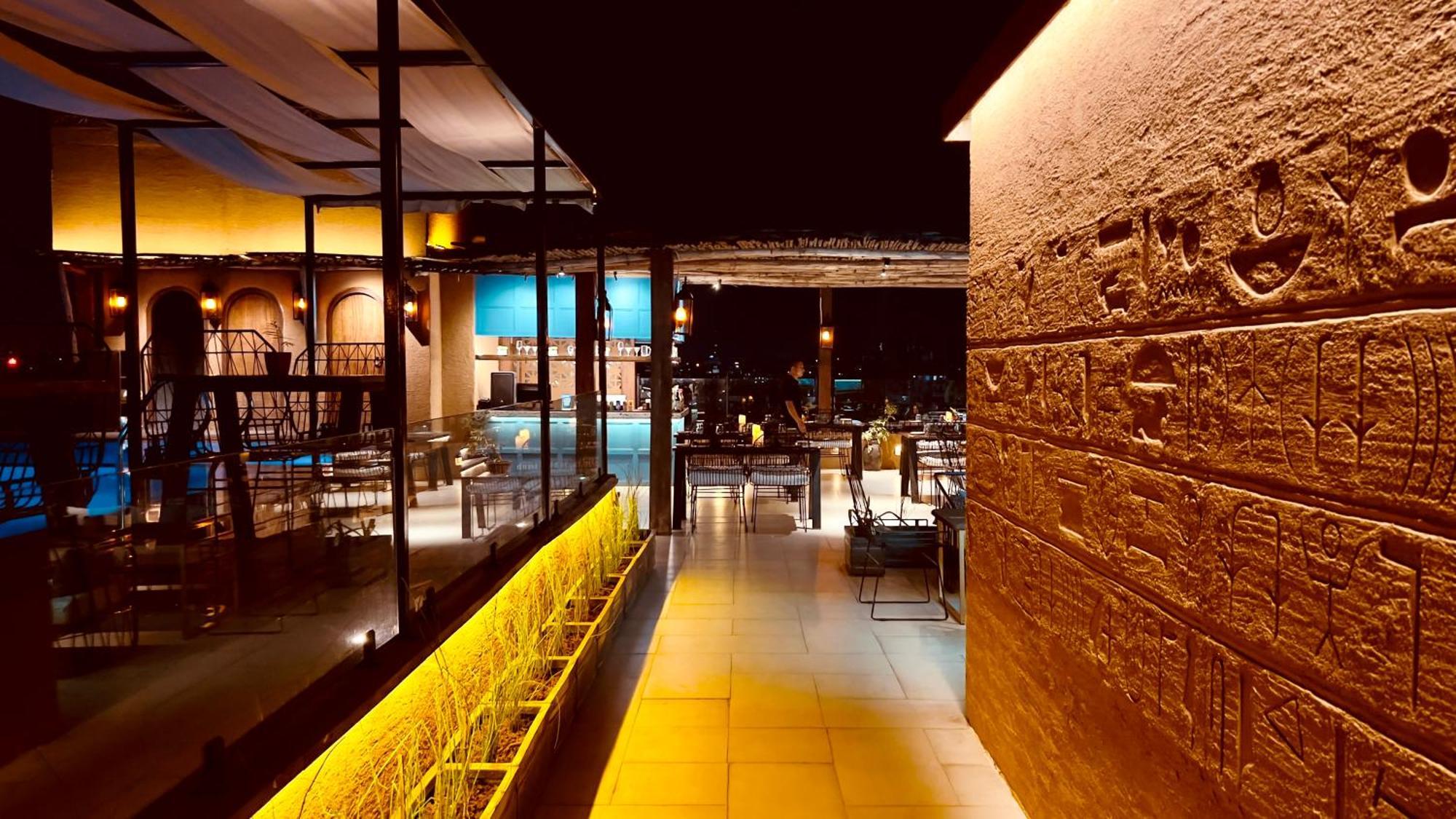 Historia Royal Hotel Udaipur Bagian luar foto
