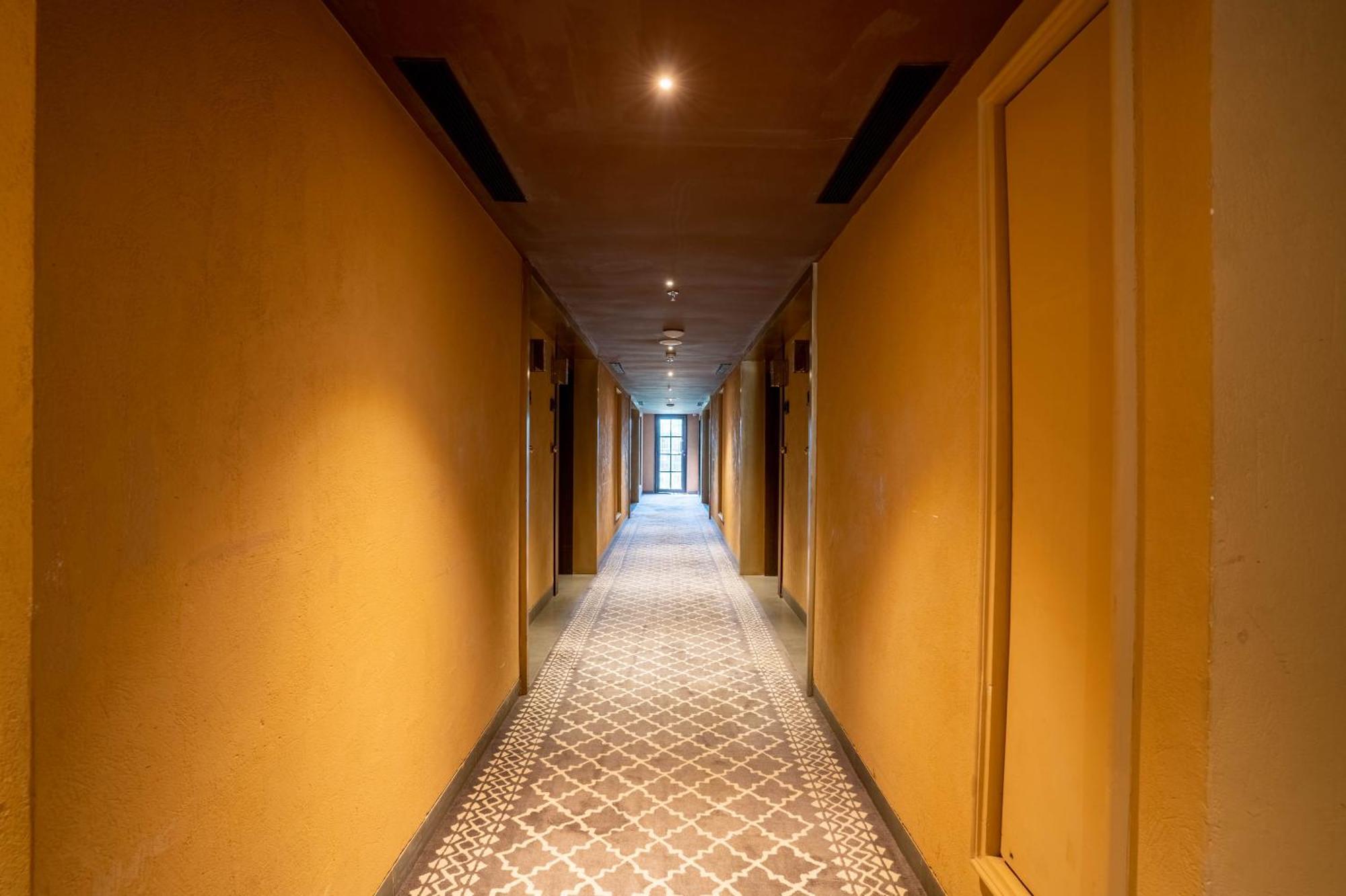 Historia Royal Hotel Udaipur Bagian luar foto
